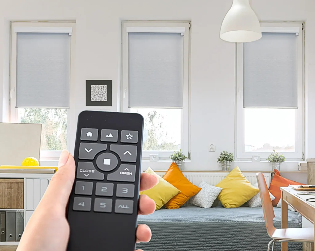 - 15 Norman Smart motorization Roller remote