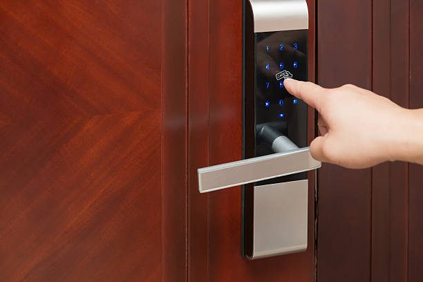 Smart Locks & Keyless Entry Systems
