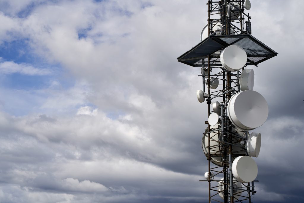 Distributed Antenna Systems (DAS)
