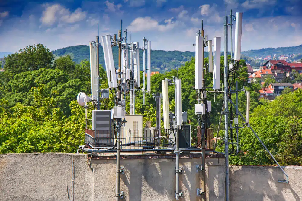 Distributed Antenna Systems (DAS)